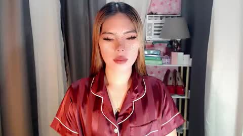 andrea06121998 online show from April 18, 2026, 12:09 pm