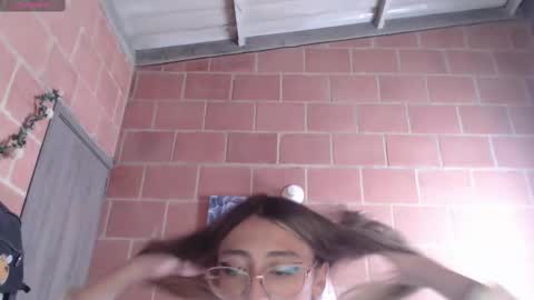 Snapshot of andrea_camila chatting on October 2, 2025, 4:14 pm Andrea online show from October 2, 2025, 4:14 pm