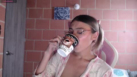 Andrea  online show from December 20, 2025, 12:56 pm