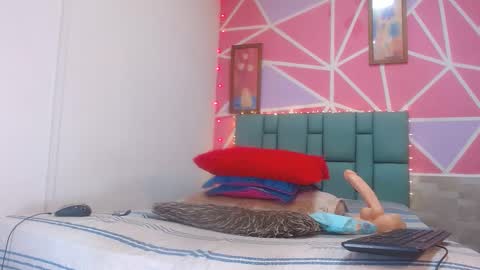 andrea ospina1 online show from January 10, 2025, 12:26 pm