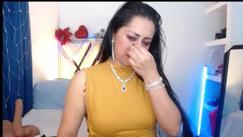 Andrea online show from December 17, 2025, 10:49 pm