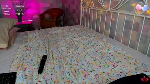 Snapshot of andrea_svel chatting on December 5, 2024, 4:09 am Andrea hereGMT7Mon Tue Wen ThFri Sat Su 0300am-0900am. online show from December 5, 2024, 4:09 am