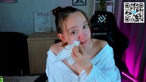 Snapshot of andrea_svel chatting on April 19, 2026, 12:54 am Andrea hereGMT7Mon Tue Wen ThFri Sat Su 0300am-0900am. online show from April 19, 2026, 12:54 am