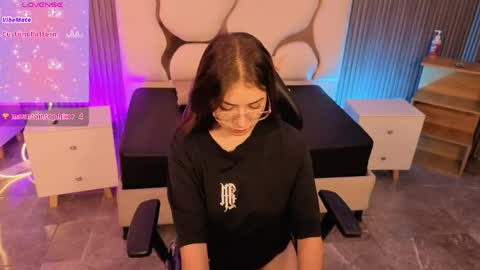 Snapshot of andrea_tay1 chatting on June 8, 2026, 11:21 am andrea_tay1 online show from June 8, 2026, 11:21 am
