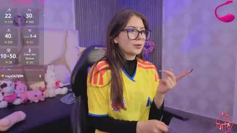 Snapshot of andrea_tay1 chatting on July 7, 2026, 7:29 pm andrea_tay1 online show from July 7, 2026, 7:29 pm
