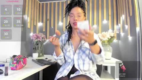 Snapshot of andreaa_zoee_ chatting on June 3, 2026, 2:55 pm Andrea Zoelins online show from June 3, 2026, 2:55 pm
