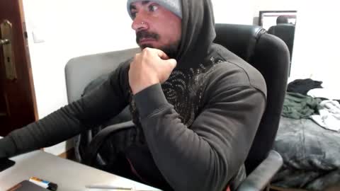  Instagram  online show from December 17, 2025, 10:27 pm