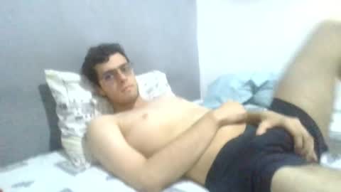 andres129494 online show from November 11, 2025, 7:47 pm