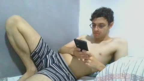 andres129494 online show from November 14, 2025, 2:10 am