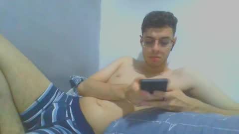 andres129494 online show from November 22, 2025, 2:21 am