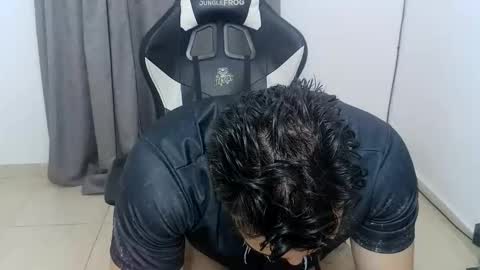 andres180950734 online show from October 27, 2025, 11:52 pm