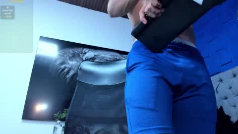 insta andres clark  online show from April 15, 2026, 3:52 pm