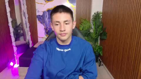 andres_tay online show from May 26, 2026, 2:40 am