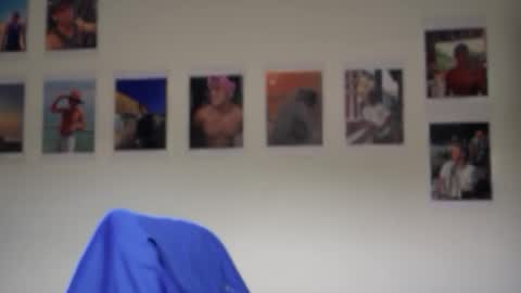 Snapshot of andres_vargas_ chatting on October 8, 2025, 7:11 pm Andres online show from October 8, 2025, 7:11 pm