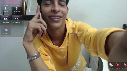 andrescoll25 online show from March 19, 2026, 5:22 am