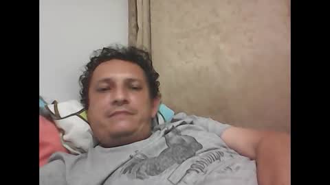 Snapshot of andresfloga chatting on October 10, 2025, 4:11 am andresfloga online show from October 10, 2025, 4:11 am