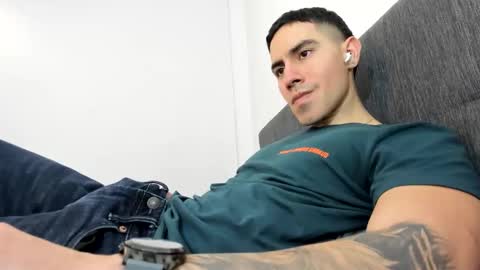 Snapshot of andresjuan92 chatting on October 7, 2025, 1:58 am onlyfanscallmegotter online show from October 7, 2025, 1:58 am