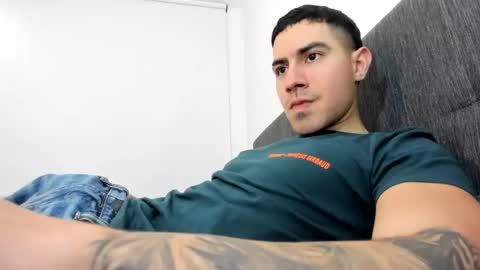 Snapshot of andresjuan92 chatting on October 24, 2025, 3:03 am onlyfanscallmegotter online show from October 24, 2025, 3:03 am