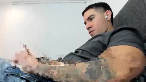 Snapshot of andresjuan92 chatting on November 7, 2025, 4:01 am onlyfanscallmegotter online show from November 7, 2025, 4:01 am