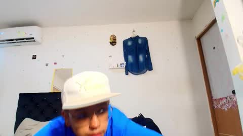 andreswhite_shotoflust online show from June 2, 2026, 6:43 pm