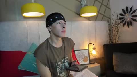 Andreuw Wolf online show from November 9, 2025, 3:27 am