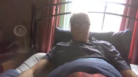 Andrew online show from April 4, 2026, 10:57 am