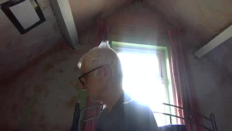 Andrew online show from July 8, 2026, 10:42 am
