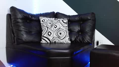 Snapshot of andrew_ag chatting on October 19, 2025, 2:29 pm Andrew G online show from October 19, 2025, 2:29 pm