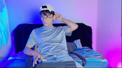 andres online show from June 1, 2026, 12:01 am
