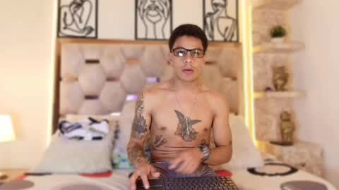 andrew_haalls online show from November 15, 2025, 9:00 pm