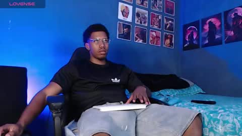 Andrew online show from November 10, 2025, 4:33 am