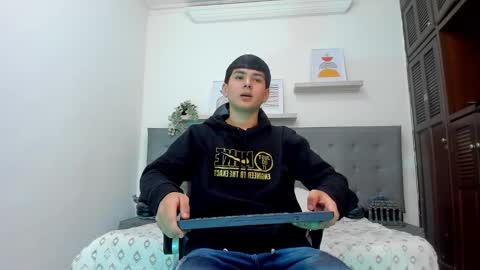 Snapshot of andrew_restrepo chatting on March 4, 2026, 3:40 pm andrew restrepo online show from March 4, 2026, 3:40 pm