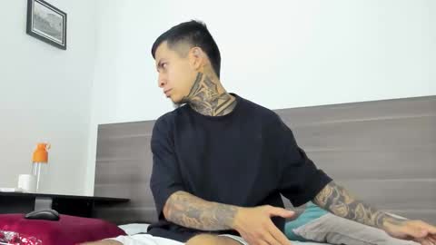 andrew_sanders69 online show from November 19, 2025, 3:06 am