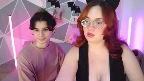 Snapshot of andrewanndcherry chatting on October 21, 2025, 12:33 am Andrew and Cherry online show from October 21, 2025, 12:33 am