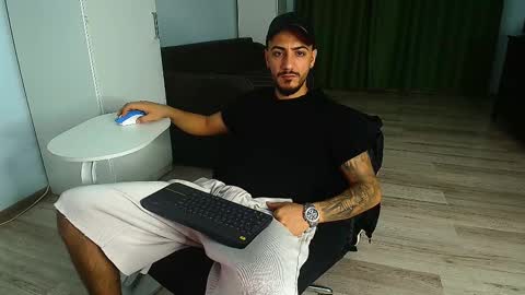 Snapshot of andrewbanner chatting on September 30, 2025, 5:34 am MasterRomania online show from September 30, 2025, 5:34 am