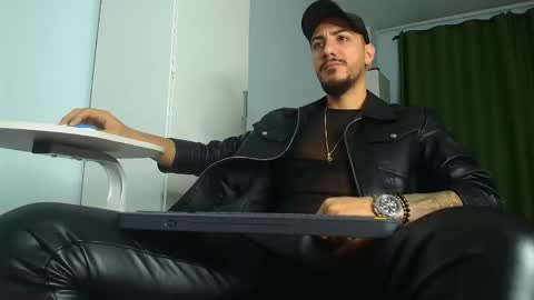 Snapshot of andrewbanner chatting on October 6, 2025, 4:43 am MasterRomania online show from October 6, 2025, 4:43 am