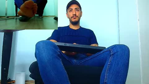 Snapshot of andrewbanner chatting on October 29, 2025, 6:26 am MasterRomania online show from October 29, 2025, 6:26 am