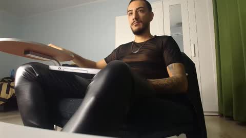 Snapshot of andrewbanner chatting on November 20, 2025, 5:40 am MasterRomania online show from November 20, 2025, 5:40 am