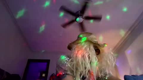 andrewgennie online show from November 15, 2025, 6:33 am