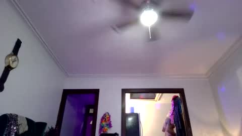 andrewgennie online show from November 30, 2025, 4:05 am