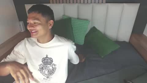 ANDREW KENNOXX online show from February 5, 2026, 8:02 pm