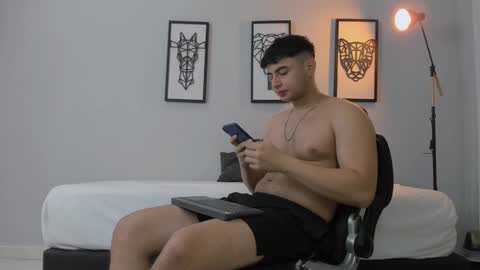 Andrewlamar21 online show from January 4, 2025, 1:42 pm