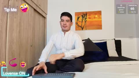 andrewstelee online show from October 30, 2025, 6:52 pm