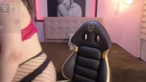 androm3da_ online show from May 18, 2026, 7:31 pm