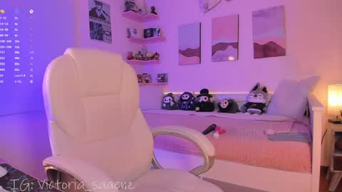 Victoria Senz  online show from June 1, 2026, 3:47 pm