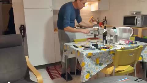 Snapshot of androx77 chatting on October 4, 2025, 6:50 pm androx77 online show from October 4, 2025, 6:50 pm