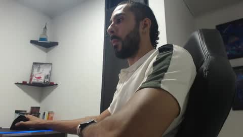 Snapshot of andruwang chatting on December 20, 2024, 6:40 am Andru online show from December 20, 2024, 6:40 am