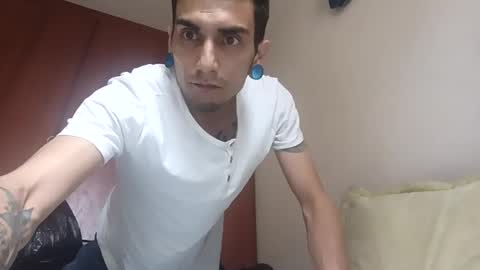 Snapshot of andsexbi69 chatting on October 27, 2025, 8:02 pm andsexbi69 online show from October 27, 2025, 8:02 pm