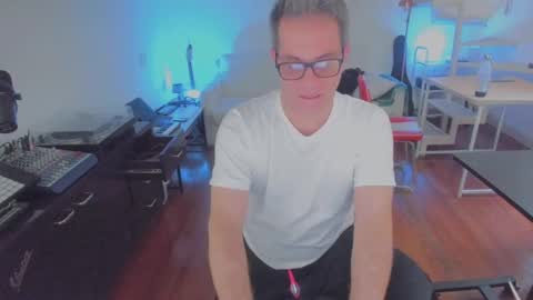 Andrew online show from October 5, 2025, 4:16 pm