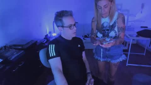 Andrew online show from November 9, 2025, 7:39 am